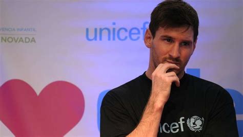 Lionel Messi Se Vuelve A Unir A La Campaña Un Sol Para Los Chicos De
