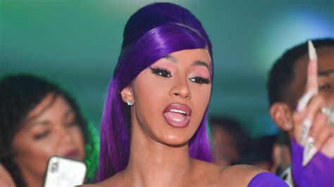 Cardi B Stuns In Valentines Day Inspired Heart Shaped New Hairstyle