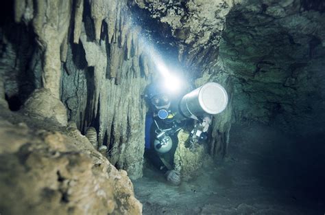 Explorers Venture Into An Underwater Sinkhole Cave In Mexicos Yucatan