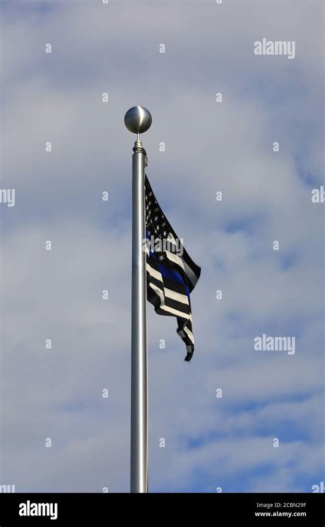 Thin Blue Line Flag Hi Res Stock Photography And Images Alamy
