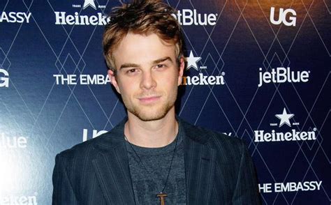 Significant Mother Ingaggia La Star Di The Vampire Diaries Nathaniel