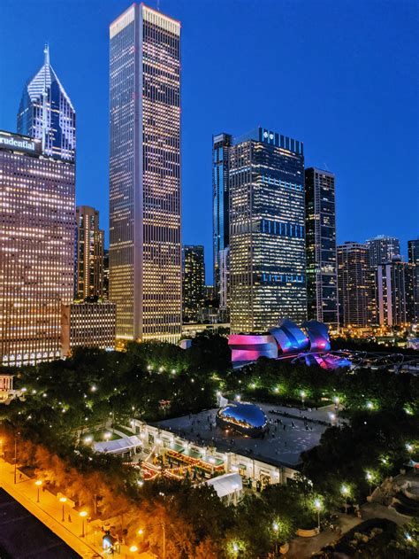 Downtown Chicago Streets Magnificent Views Of The Desktop One Of The