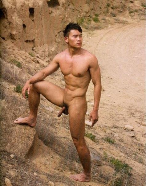 Asian Bulge And Naked 2013 08