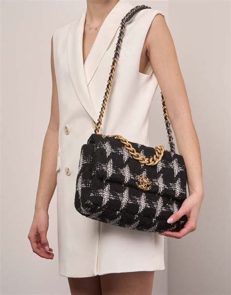 Chanel 19 Flap Bag Large Tweed Black White SaclÀb