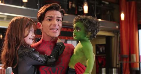 Bell began acting at the age of 5 and appeared in episodes of home improvement and seinfeld, as well as 1996's jerry maguire. VIDEO: Drake Bell se convierte en Spider-Man para una divertida parodia sobre los Avengers de ...