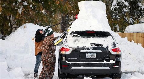 Massive Snowfall Buries Cars Keeps Falling In Western New York World