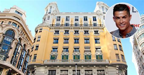 Cristiano Ronaldo Abre Novo Hotel Em Madrid Visita Guiada Ao Seu