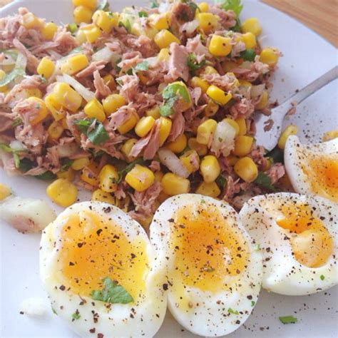 A Healthy No Carb Lunch Soft Boiled Eggs With A Spicy Tuna Salad
