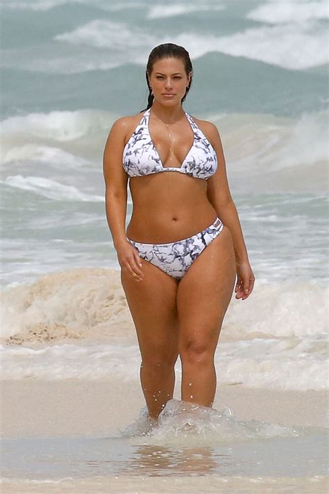 Ashley Graham Shows Off Her Bikini Body Cancun Mexico
