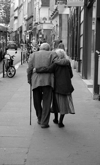 Cant Wait To Be A Cute Old Couple With My Love Elderly Couples Old Couples Couples In Love