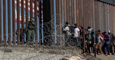 United States 42 Migrants Arrested On The Us Side Of The Border With