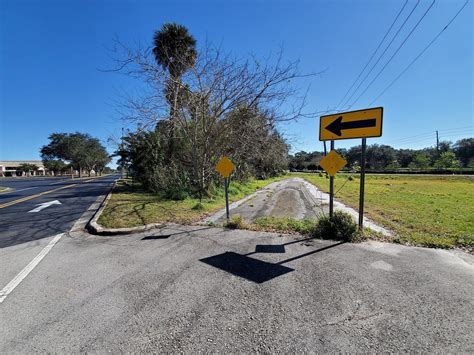 Rounding Wagners Curve Hidden Beneath Suburban Winter Springs By Jason Byrne Florida