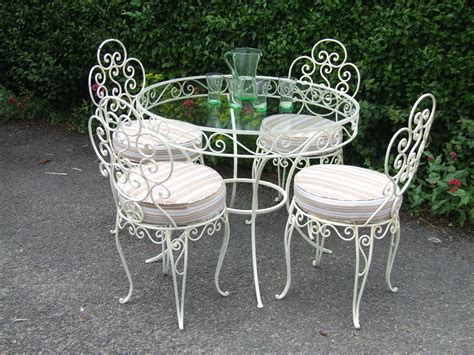 G175 Vintage French Wrought Iron Conservatory Patio Cafe Table