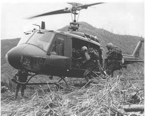 Uh 1 Huey In Vietnam Militaryimagesnet