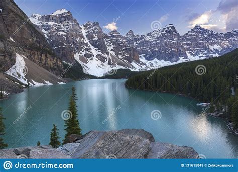 View From Rockpile Trail Lookout On The Enchanting Moraine Lake Banff