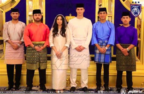 See more of tunku aminah on facebook. 19 FOTO Sekitar Majlis Perkahwinan Puteri Johor, Tunku ...