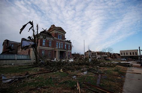 Tornadoes Devastate Mayfield Kentucky With Fears Dozens Are Dead After Candle Factory