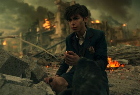 The Umbrella Academy Aidan Gallagher On Playing Number Five Collider
