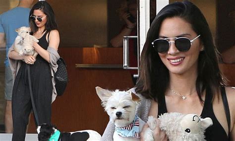 Olivia Munn Steps Out With Pooches Frankie And Chance Daily Mail Online