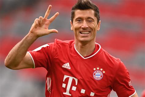 Check out his latest detailed stats including goals, assists, strengths & weaknesses and match ratings. Bayern: Robert Lewandowski stellt zum Saisonstart neue ...