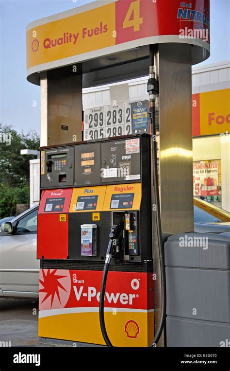 Shell Gas Pump Stock Photo Alamy