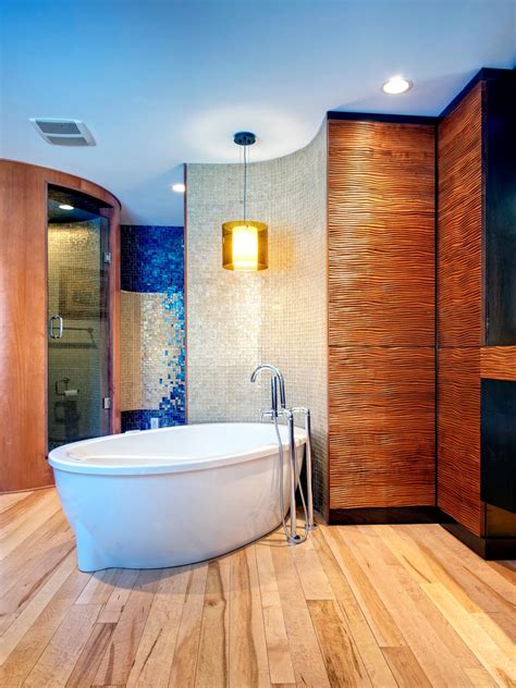 I mean, how else could you explain the images that were designed to promote them? Infinity Bathtub Design Ideas: Pictures & Tips From HGTV ...