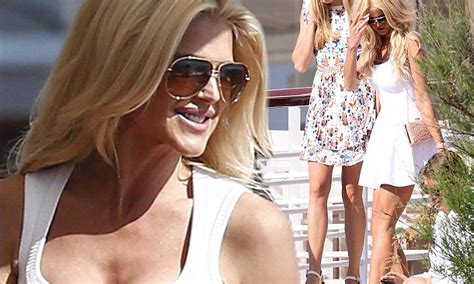 Victoria Silvstedt Oozes Glamour As She Shows Off Her Cleavage In A