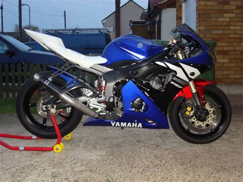 03 R6 With 06 R1 Front End And 08 R6 Rearend