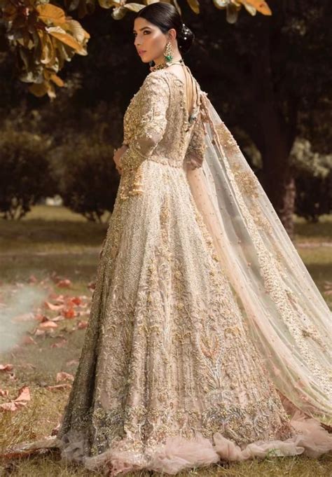 Pakistani Maxi Bridal Wear For Wedding With Magnificent Look Emblazoned