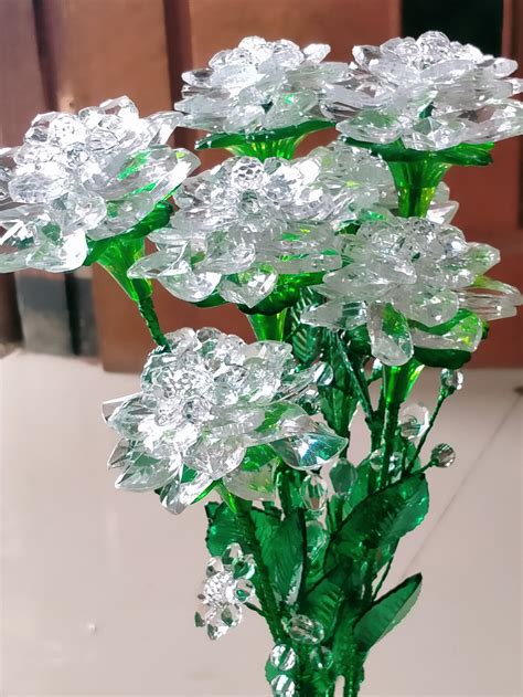 Hiasan Bunga Kristal Virginia Wilkins