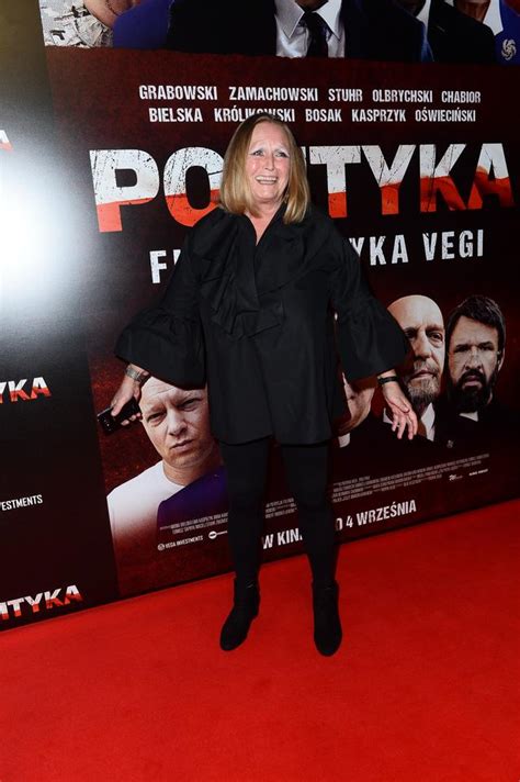 She represented her country at the first two editions of the world championships, in 1983 and 1987. "Polityka": Ewa Kasprzyk i inne gwiazdy na premierze filmu ...