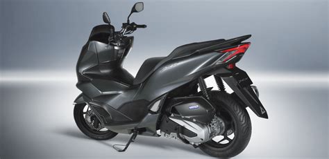 How it happened i know not, but in the excitement of new indians, svartpilens, and whatever else i rode this past year, the freshly upgraded 2019 honda pcx150 escaped my attention. PCX | Honda