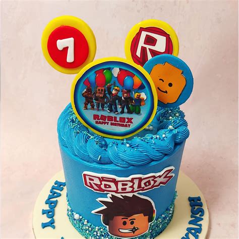 Roblox Face Cake Blue Roblox Cake Gamer Cake Liliyum Patisserie
