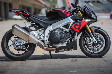 It's time for an honest long term review of the 2017/2018 aprilia tuono v4 1100 rr. 2017 Aprilia Tuono V4 1100 Review (RR & Factory) | 16 Fast ...