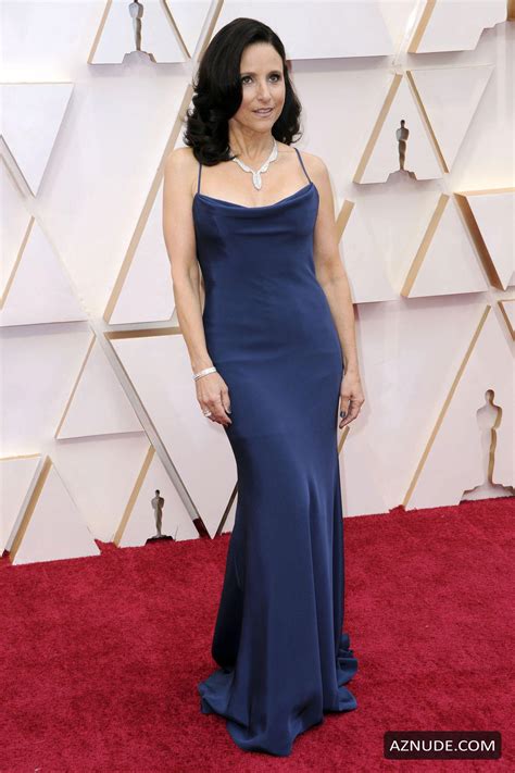 Julia Louis Dreyfus Seen In A Sexy Blue Dress While Arriving At The 92nd Academy Awards On