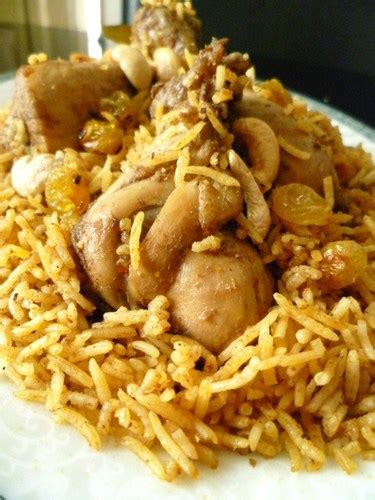 Nasi briyani ayam hari raya haji chicken briyani rice 139 by masak apa kita. Resepi Nasi Tomato Ayam Masak Merah Azie Kitchen - CRV Tu