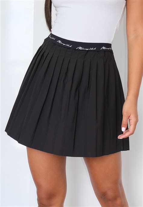 black-missguided-script-pleated-tennis-skirt-missguided