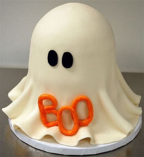 Fondant Ghost Cake