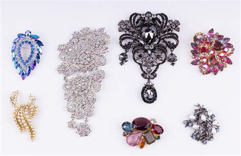 At Auction Vintage Costume Jewelry Brooches