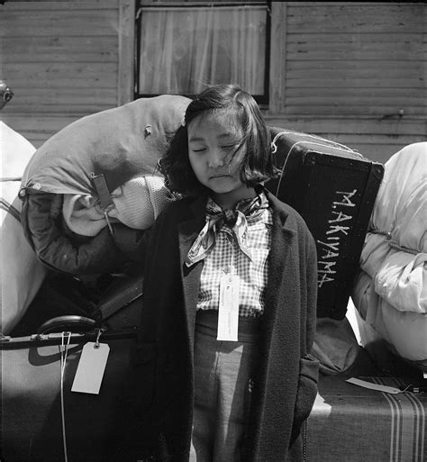 rarely seen photos of japanese internment the new york times