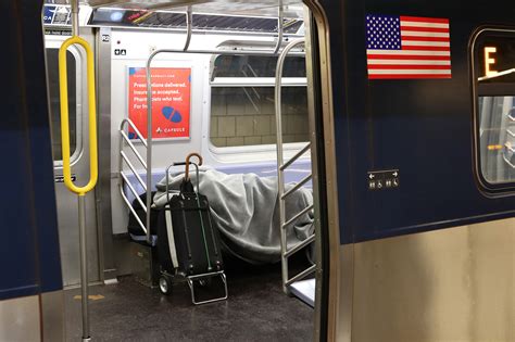 De Blasio Denies Mta Subway Homelessness Out Of Control