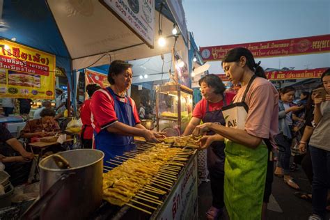 Extreme thai street food tour: Binging on the streets of Bangkok | Thailand First Visit