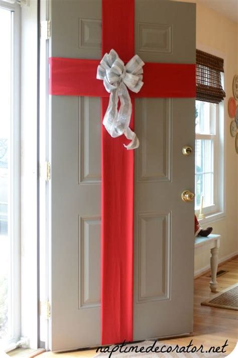 5 Best Christmas Door Decorations How To Decorate Your Door For Christmas