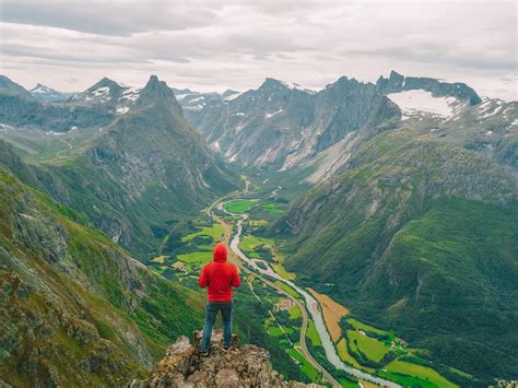 14 Best Hikes In Norway To Experience Hand Luggage Only