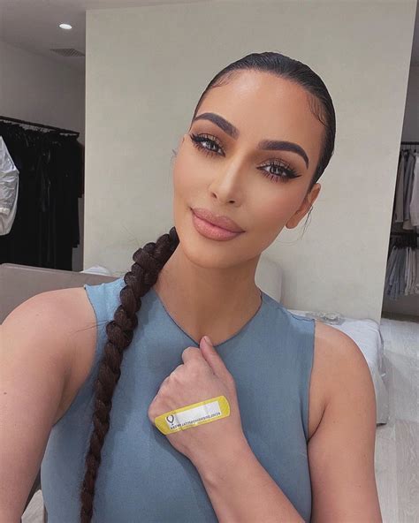 Kim Kardashian Muestra Su Maquillaje Rápido Y Sencillo Para El