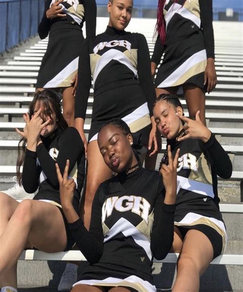 pin by Ⓓⓐⓢⓘⓐ Ⓐⓡⓜⓞⓝⓘ on my heart beats in eight counts black cheerleaders cheer outfits