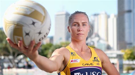 Netball Laura Langman Re Signs With Lightning For 2020 The Courier Mail