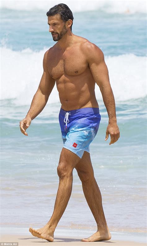 Tim Robards Shows Off His Six Pack And Buff Body At The Beach Daily