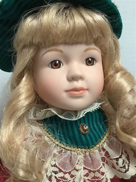 Red Green Dress Vintage Porcelain Dolls Green Country Green Hats
