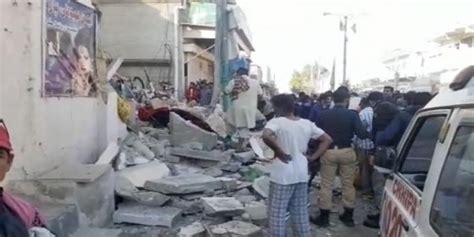 Latest News By Hamariweb کراچی گھر میں گیس بھر جانے سے دھماکہ، ایک بچہ جاں بحق 6 افراد زخمی